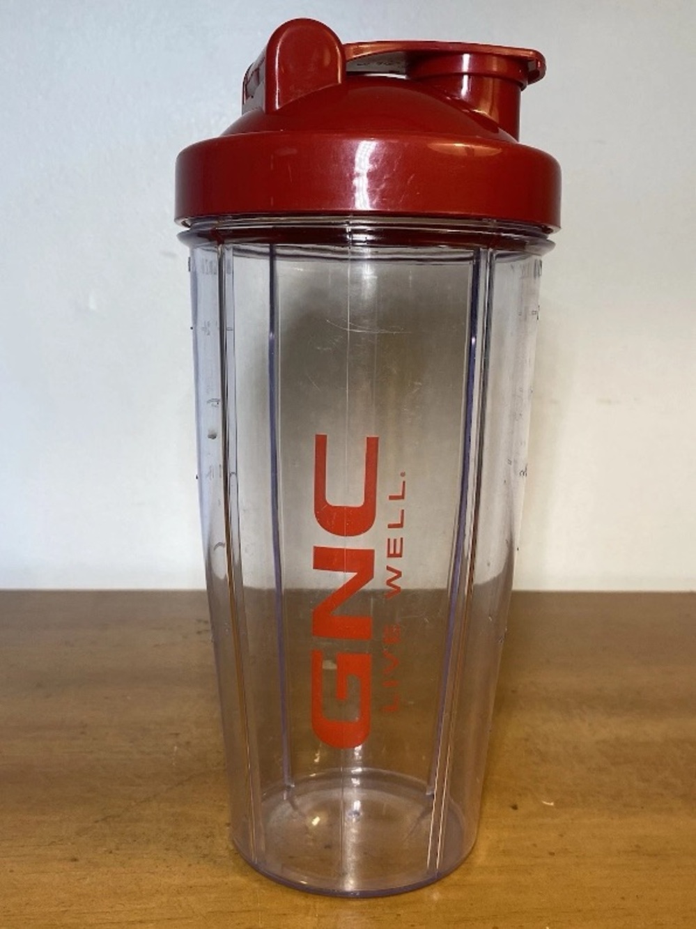 GNC Live Well 28oz Blender Bottle Protein Shaker Cup Gym Red Clear